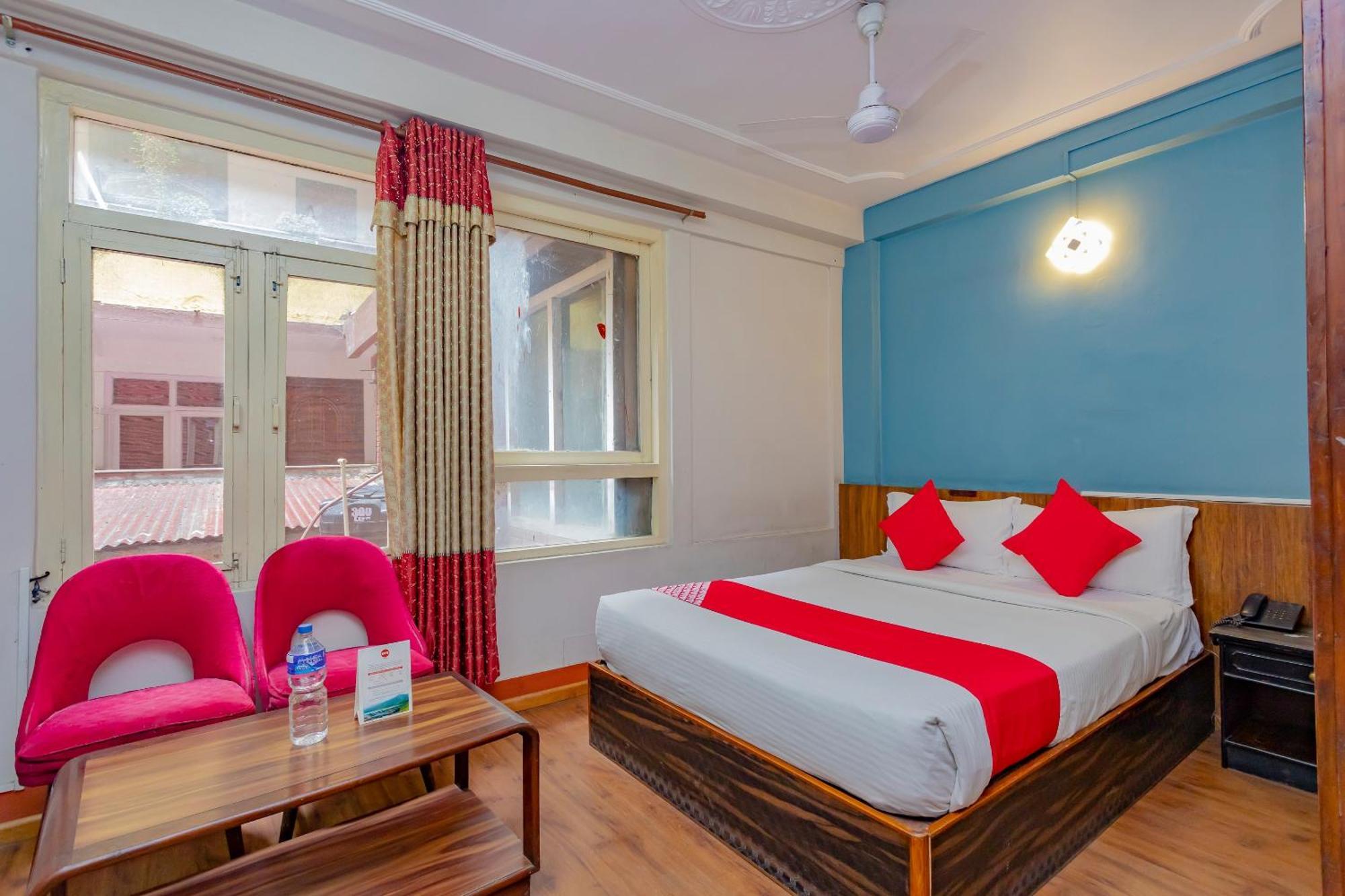 Oyo 795 Hotel Holiday Inn Katmandu Eksteriør billede