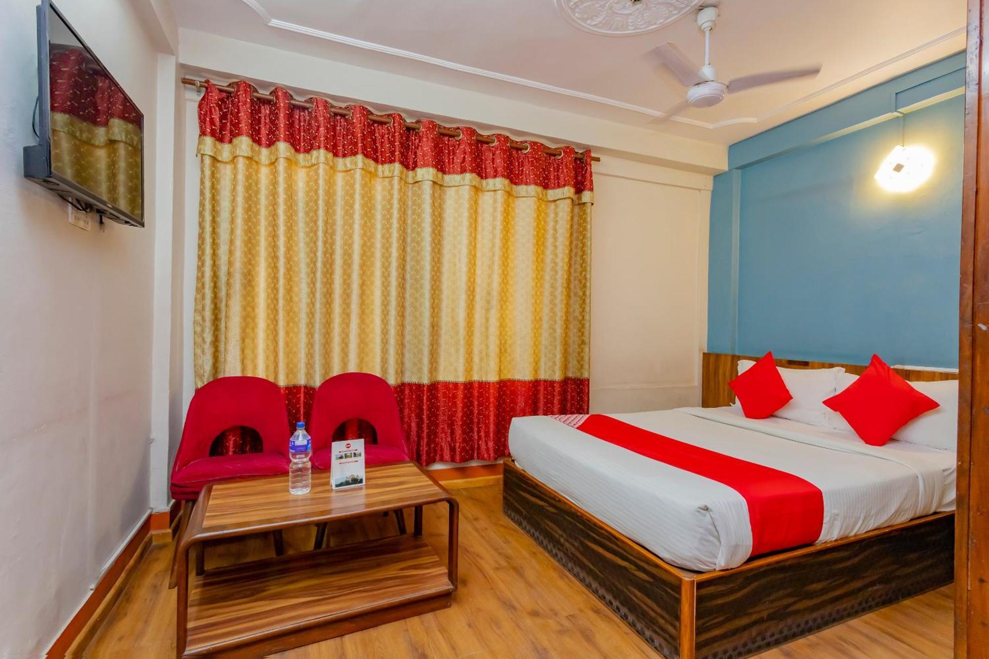 Oyo 795 Hotel Holiday Inn Katmandu Eksteriør billede
